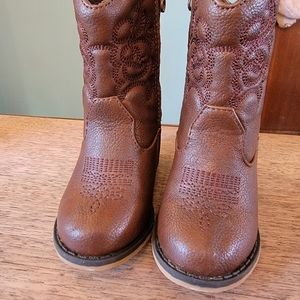 Boys boots